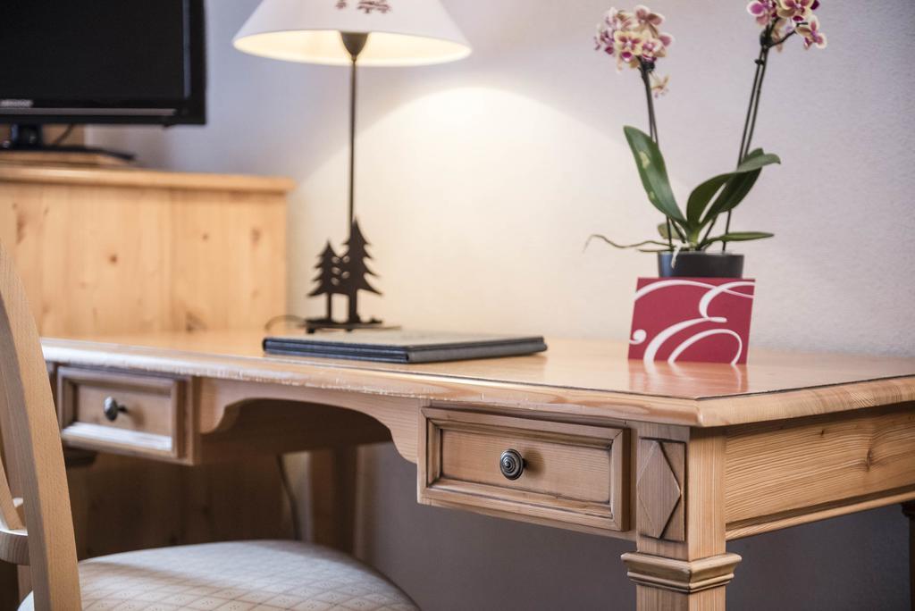 Romantik Hotel L'Etoile 샤메이 외부 사진